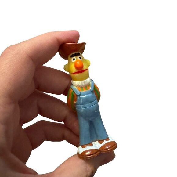 Vintage Sesame Street Figure Lot by JHP 1980s 2-2.5" Bert & Elmo - Picture 2 of 8